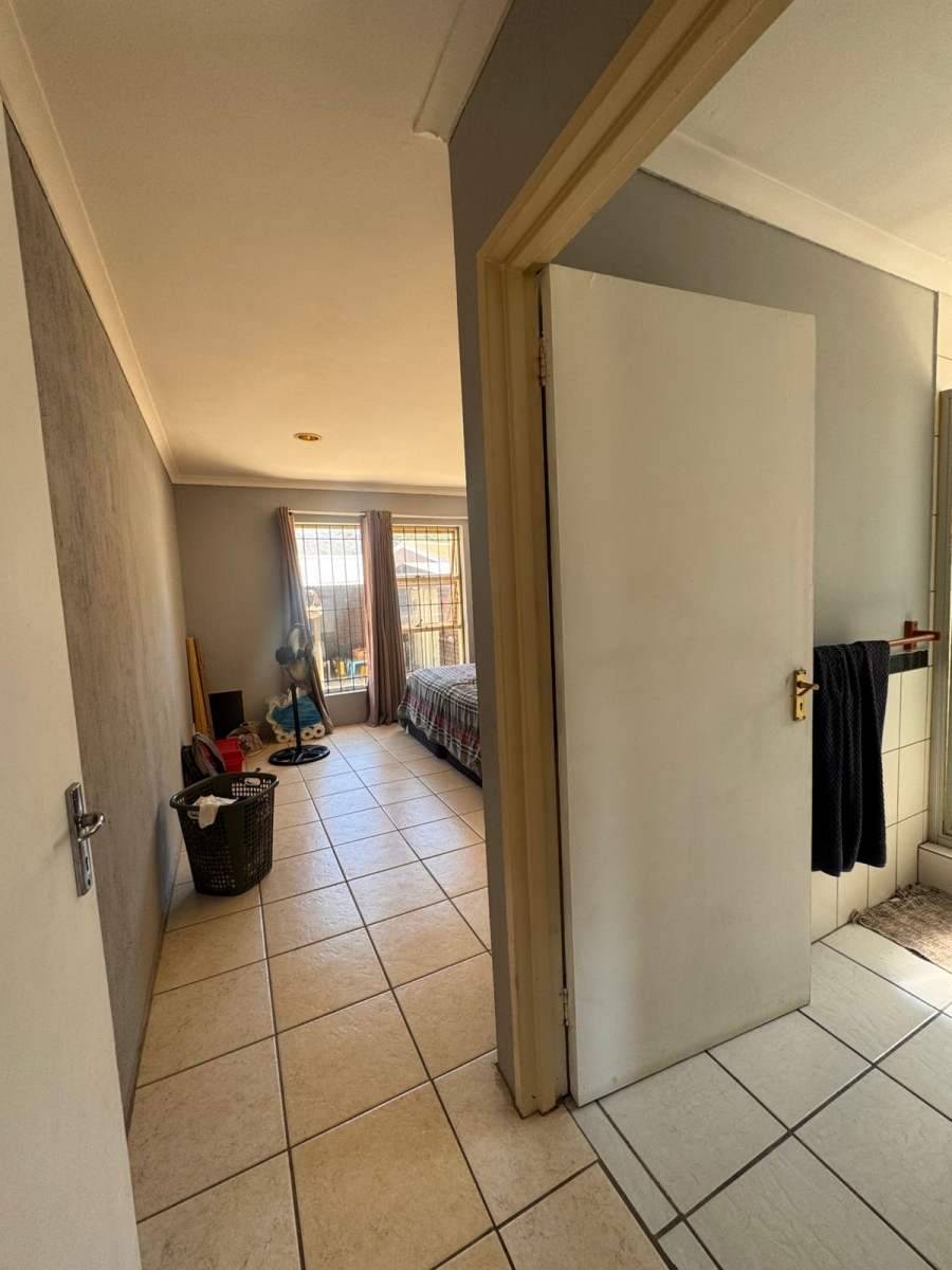 2 Bedroom Property for Sale in Pine Acres Western Cape